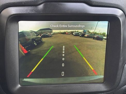 Used 2022 Jeep Renegade Trailhawk AWD/4WD image 18