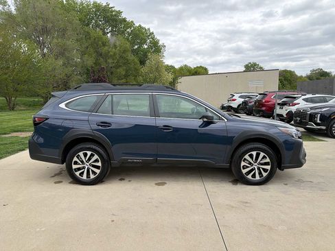 Certified 2025 Subaru Outback AWD/4WD image 7