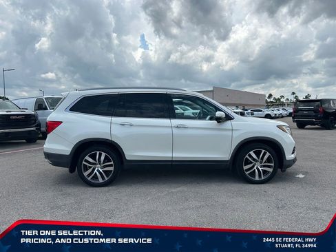 Used 2017 Honda Pilot Touring image 10