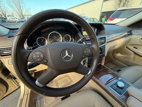 Used 2011 Mercedes-Benz E 350 E 350 4MATIC Sedan 4D image 20