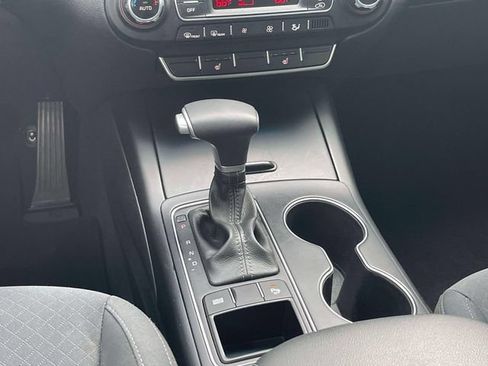 Used 2020 Kia Sorento S FWD image 24