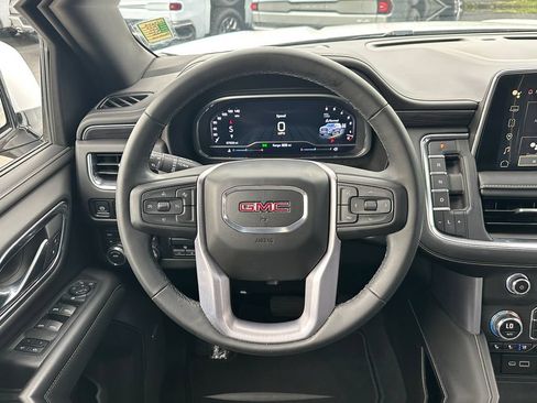 Used 2023 GMC Yukon XL SLT w/ Max Trailering Package AWD/4WD image 12