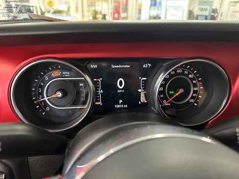 Certified 2023 Jeep Wrangler Unlimited Rubicon w/ Cold Weather Group AWD/4WD image 14