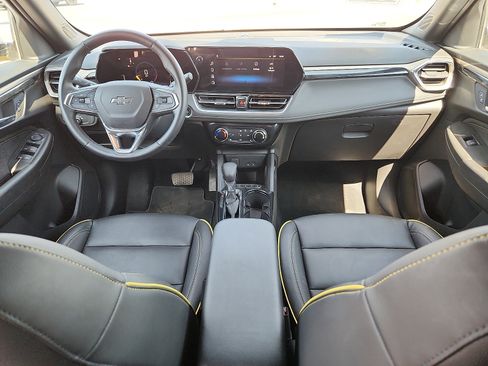 Used 2025 Chevrolet TrailBlazer ACTIV FWD image 11