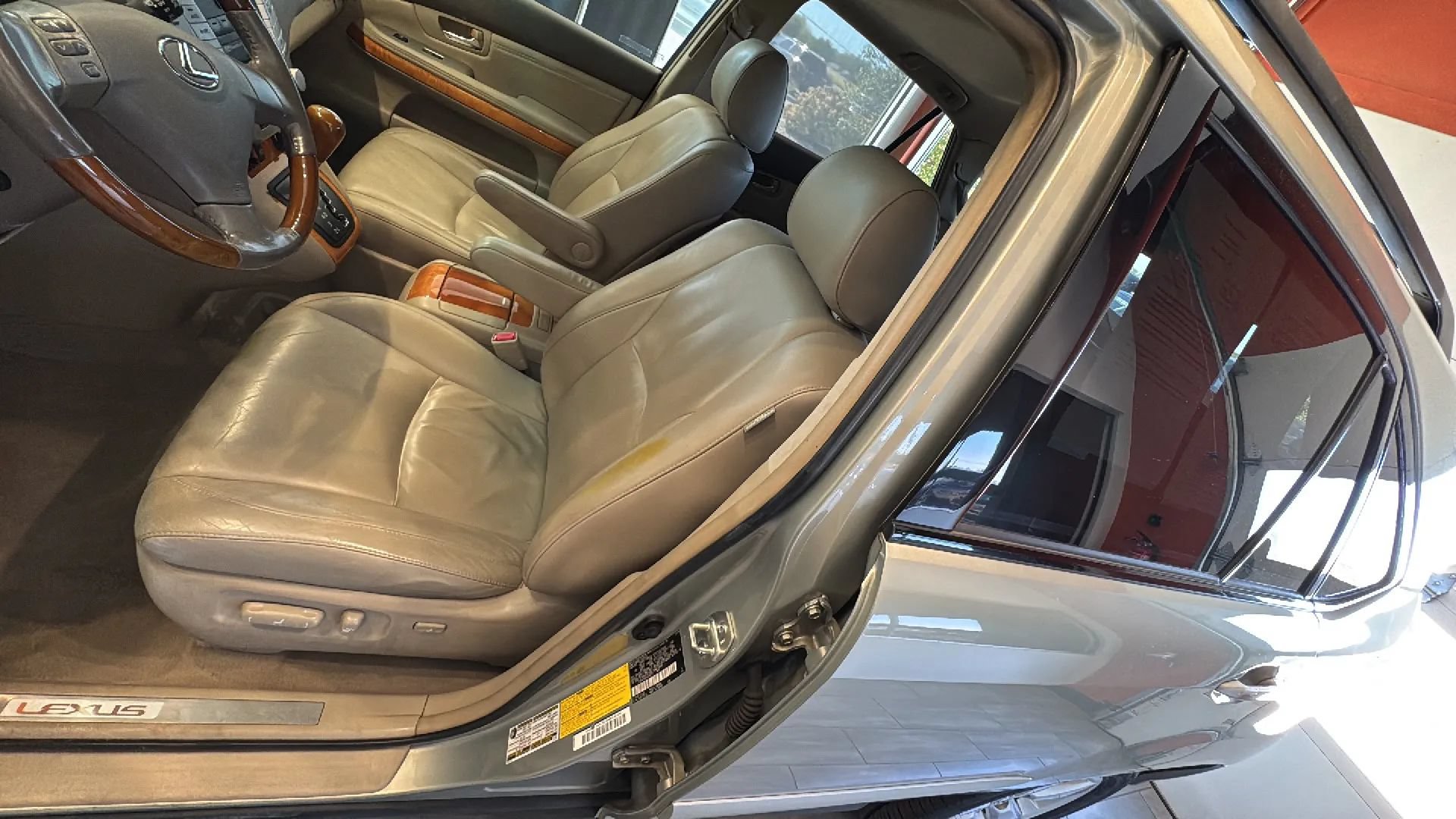 Used 2004 Lexus RX 330 w/ Premium Plus Pkg FWD image 28