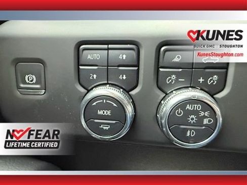 Used 2025 GMC Sierra 3500 Denali AWD/4WD image 35