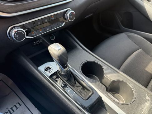 Used 2025 Nissan Altima 2.5 SV FWD image 20