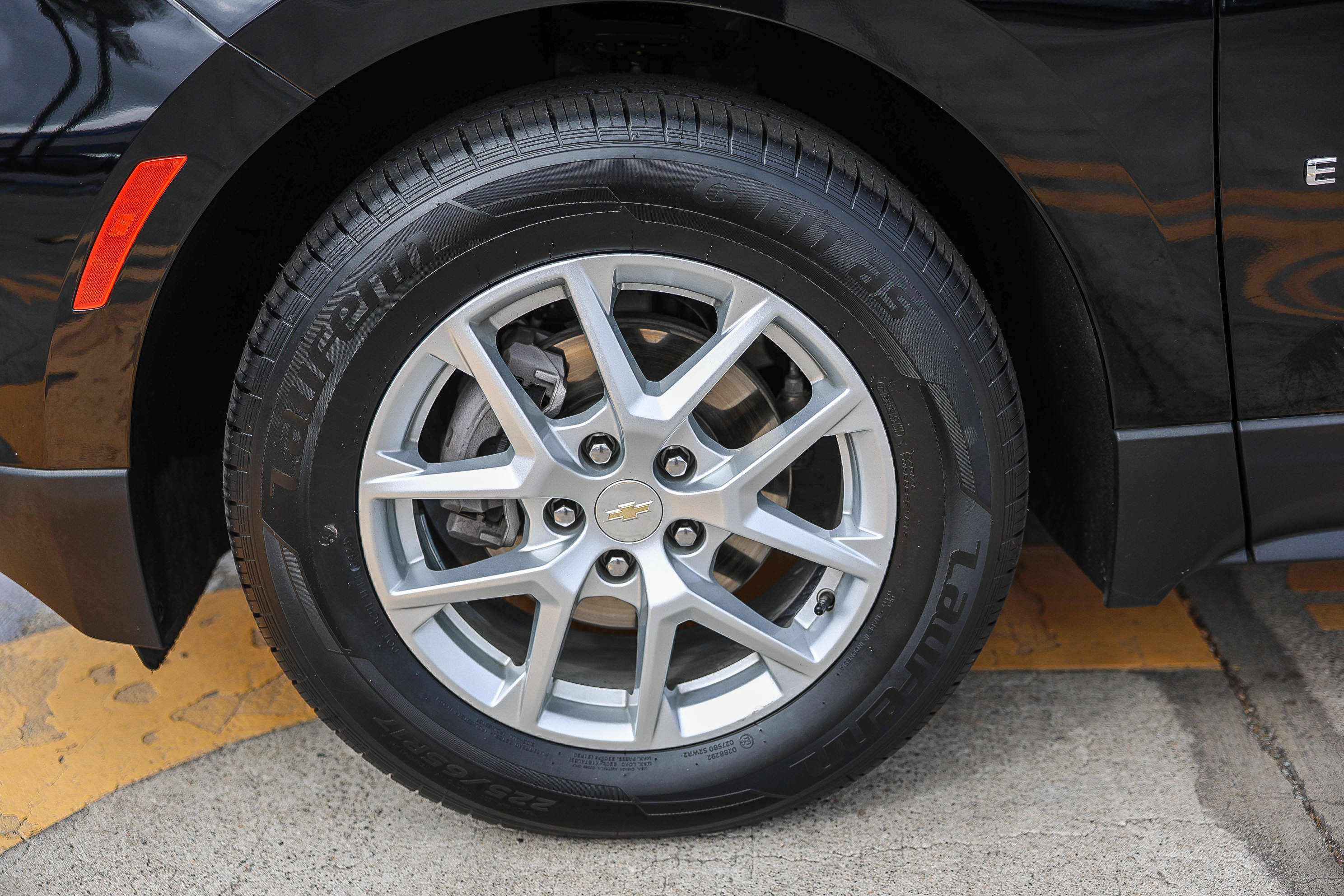 Used 2024 Chevrolet Equinox LS FWD image 28