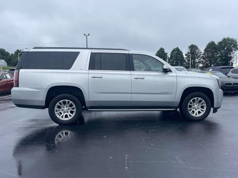 Used 2019 GMC Yukon XL SLT w/ Open Road Package AWD/4WD image 8