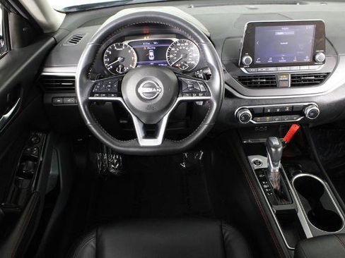 Certified 2025 Nissan Altima 2.5 SR FWD image 7