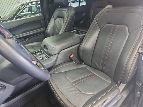 Used 2024 Ford Expedition Limited AWD/4WD image 15