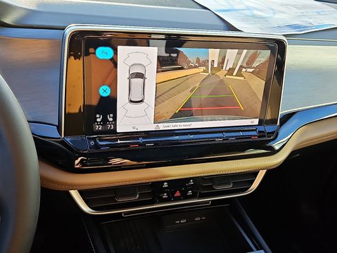 New 2026 Volkswagen Atlas Cross Sport SE image 16