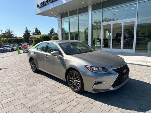 Used 2018 Lexus ES 350 w/ Navigation System Package FWD image 5