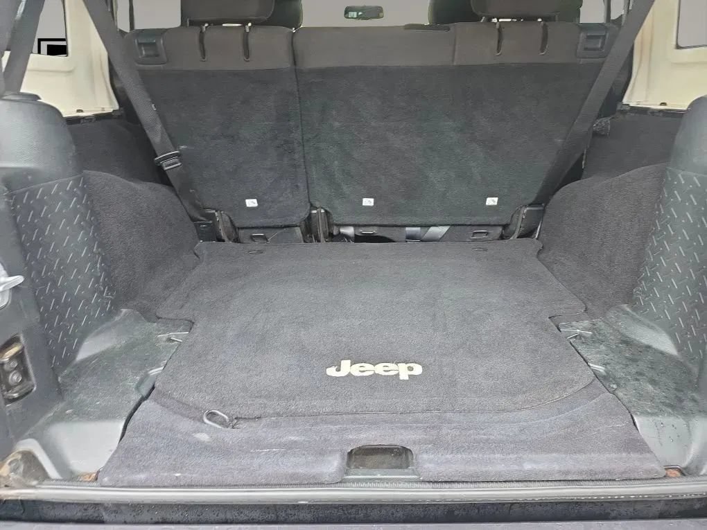 Used 2017 Jeep Wrangler Unlimited Sport AWD/4WD image 11