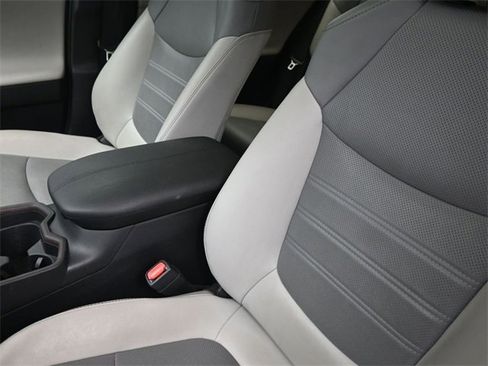 Used 2019 Toyota RAV4 Limited w/ Cold Weather Package image 19