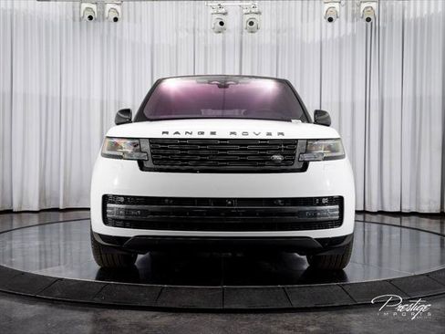 Used 2023 Land Rover Range Rover Long Wheelbase SE AWD/4WD image 2