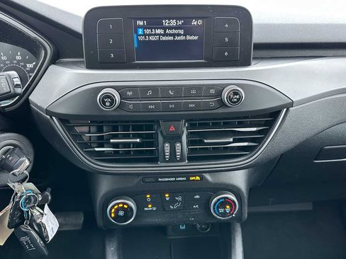 Used 2020 Ford Escape S image 25