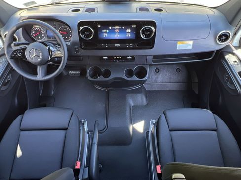 New 2025 Mercedes-Benz Sprinter 2500 image 21