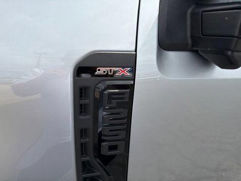 Used 2024 Ford F250 XL w/ STX Appearance Package AWD/4WD image 21