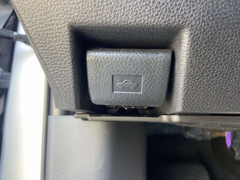 Used 2024 Toyota Tundra Platinum image 33