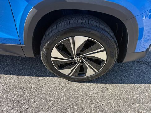 New 2026 Volkswagen Taos SE image 25