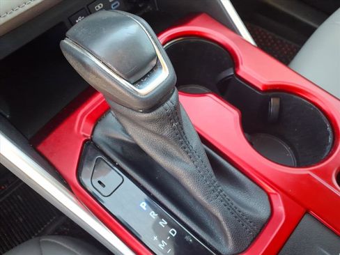 Used 2022 Toyota Highlander XLE image 7