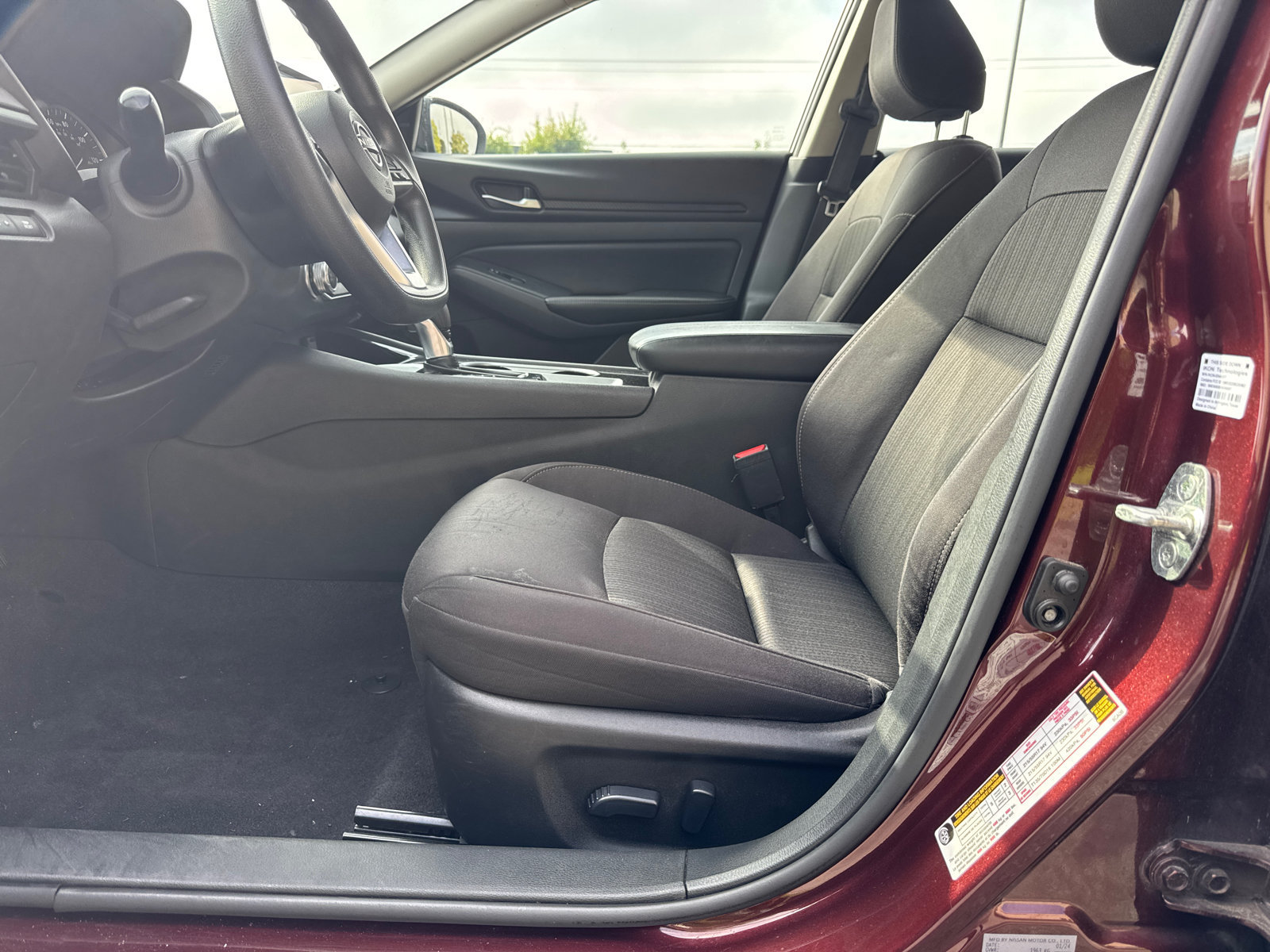 Used 2024 Nissan Altima 2.5 SV FWD image 9