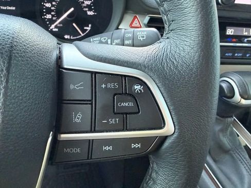 Used 2023 Toyota Sienna XLE image 25