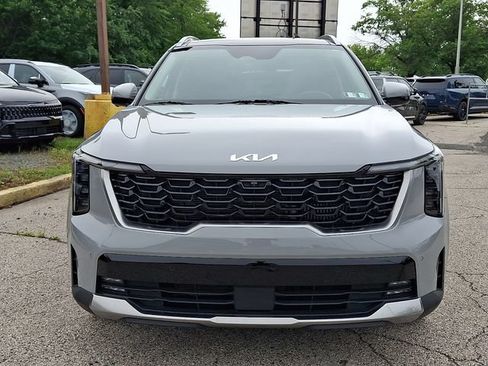 Certified 2025 Kia Sorento SX FWD image 2