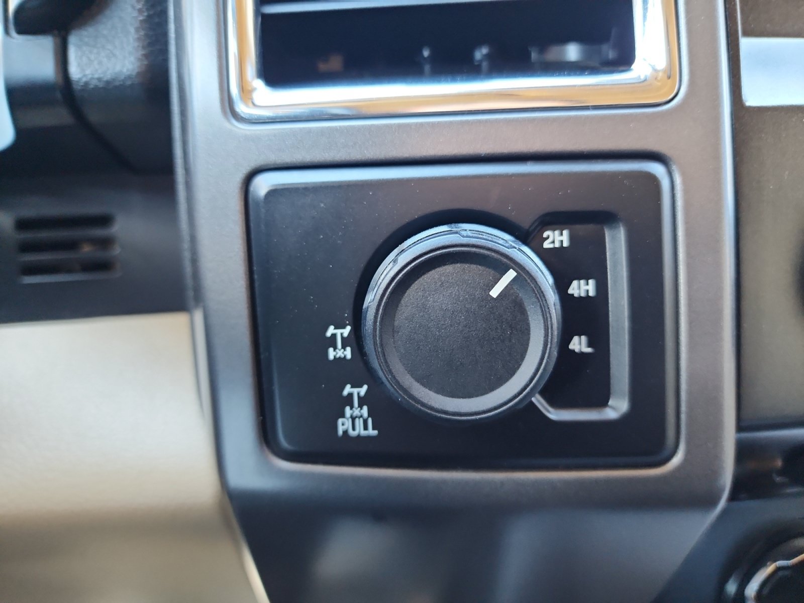 Used 2015 Ford F150 XLT w/ Equipment Group 302A Luxury AWD/4WD image 19