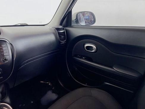 Used 2018 Kia Soul + image 20