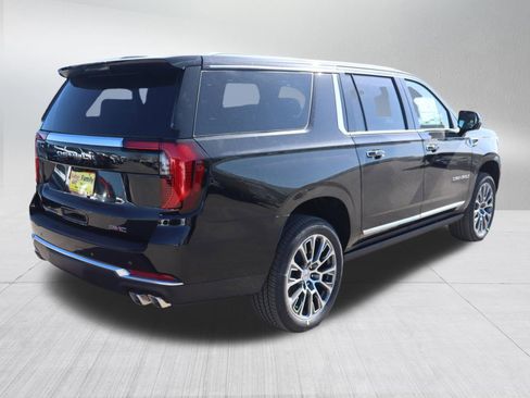 New 2026 GMC Yukon XL Denali w/ Denali Reserve Package AWD/4WD image 7