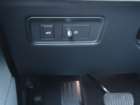 Used 2020 Land Rover Range Rover Sport HSE image 12