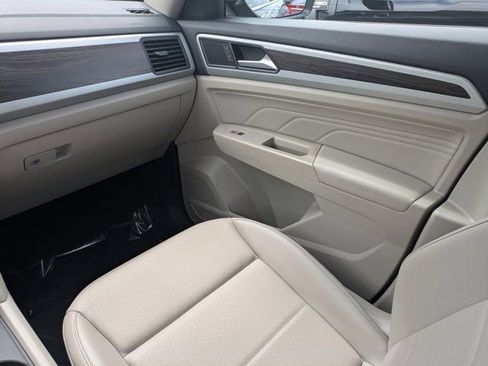 Used 2021 Volkswagen Atlas SE image 15