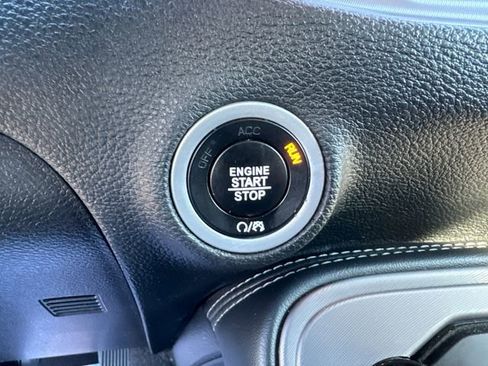 Used 2023 Dodge Challenger SXT image 8