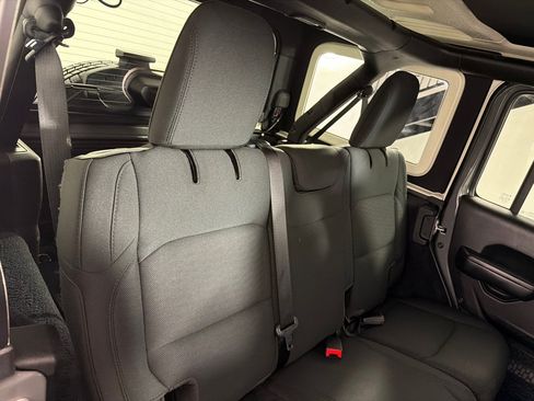 Used 2020 Jeep Wrangler Unlimited Sport S AWD/4WD image 22