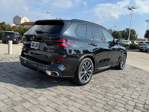 Used 2025 BMW X5 xDrive50e w/ M Sport Package image 9