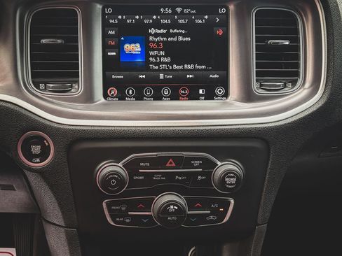 Used 2019 Dodge Charger SXT AWD/4WD image 13