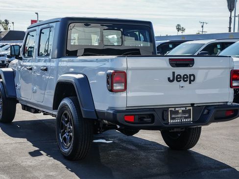 New 2026 Jeep Gladiator Sport image 6