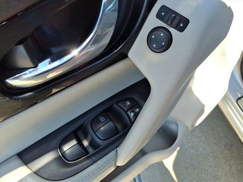 Used 2020 Nissan Rogue Sport SV image 22