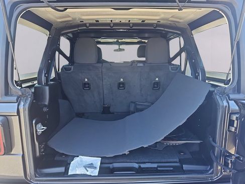 Used 2022 Jeep Wrangler Unlimited Sport AWD/4WD image 33