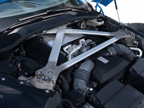 Used 2021 Aston Martin V8 Vantage Roadster RWD image 59
