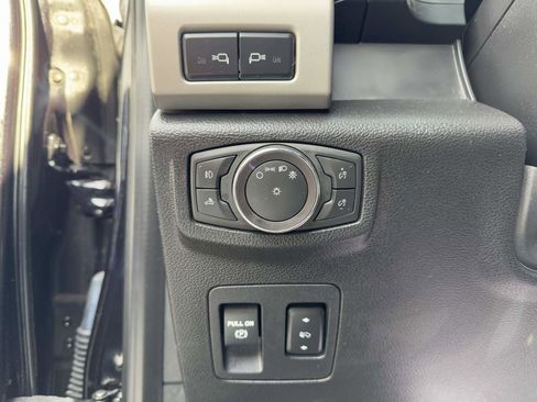 Used 2019 Ford F150 Lariat w/ Equipment Group 502A Luxury image 10