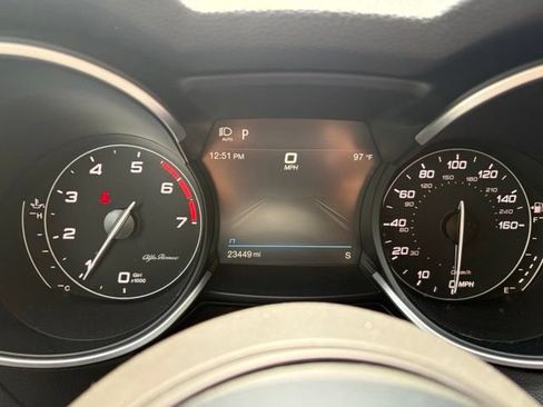 Used 2023 Alfa Romeo Stelvio Veloce AWD/4WD image 27