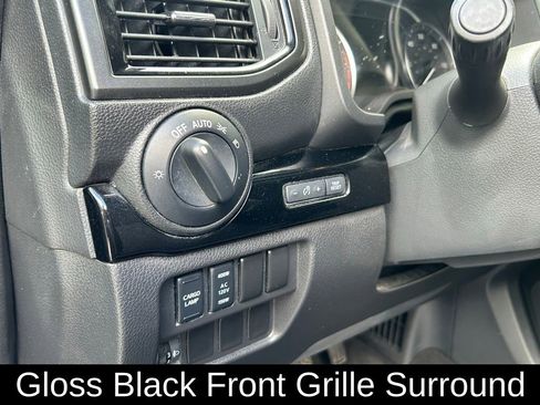 Used 2023 Nissan Titan SV w/ SV Convenience Package RWD image 18