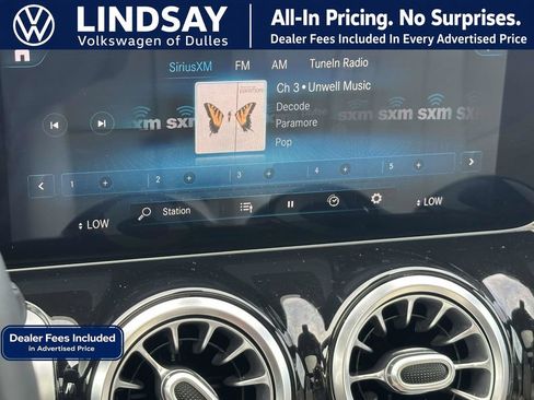 Used 2021 Mercedes-Benz GLB 250 4MATIC image 16