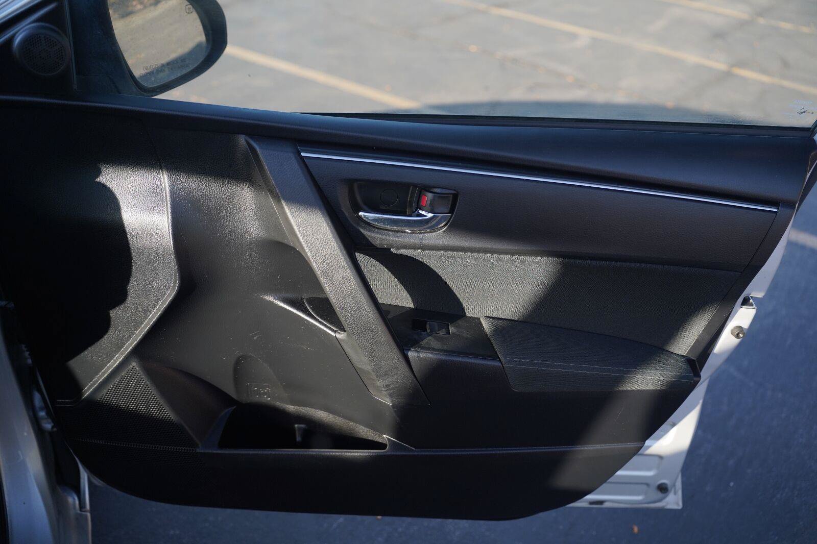 Used 2017 Toyota Corolla LE FWD image 25