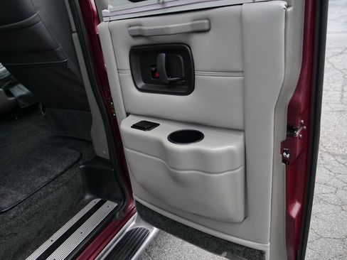Used 2014 Chevrolet Express 1500 RWD image 42