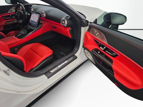 Used 2022 Mercedes-Benz SL 63 AMG 4MATIC image 28