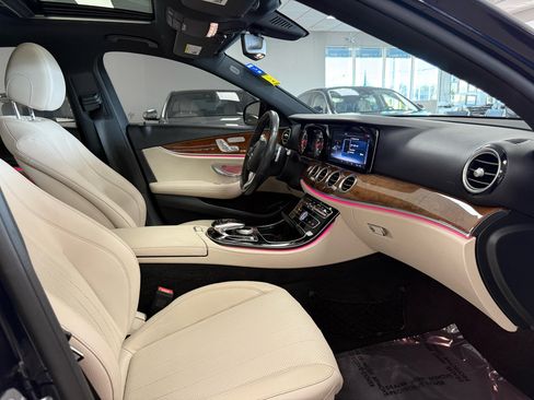 Used 2017 Mercedes-Benz E 300 4MATIC image 24